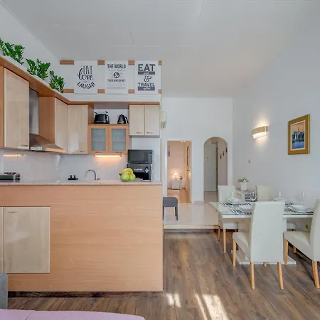 Fuer 5 Personen Ca, 48 M Sup2 In Split, Dalmatien Gespanschaft Dalmatien Apartament *