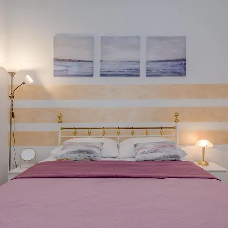 Apartament Fuer 5 Personen Ca, 48 M Sup2 In Split, Dalmatien Gespanschaft Dalmatien Split