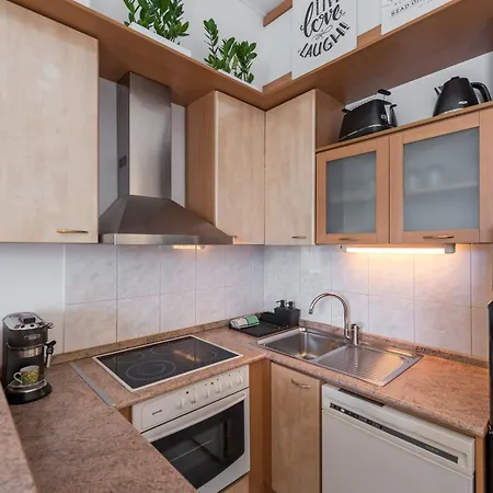 Apartament Fuer 5 Personen Ca, 48 M Sup2 In Split, Dalmatien Gespanschaft Dalmatien Split